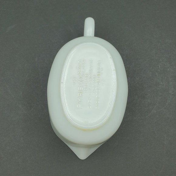 Pyrex Old Town Blue Gravy Boat with Underplate Corning Blue Onion Sauce Server - Picture 8 of 11